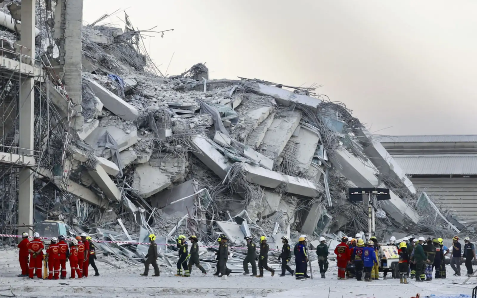 Massive 7.7-Magnitude Earthquake Strikes Myanmar: Nearly 700 Dead, Over 1,600 Injured